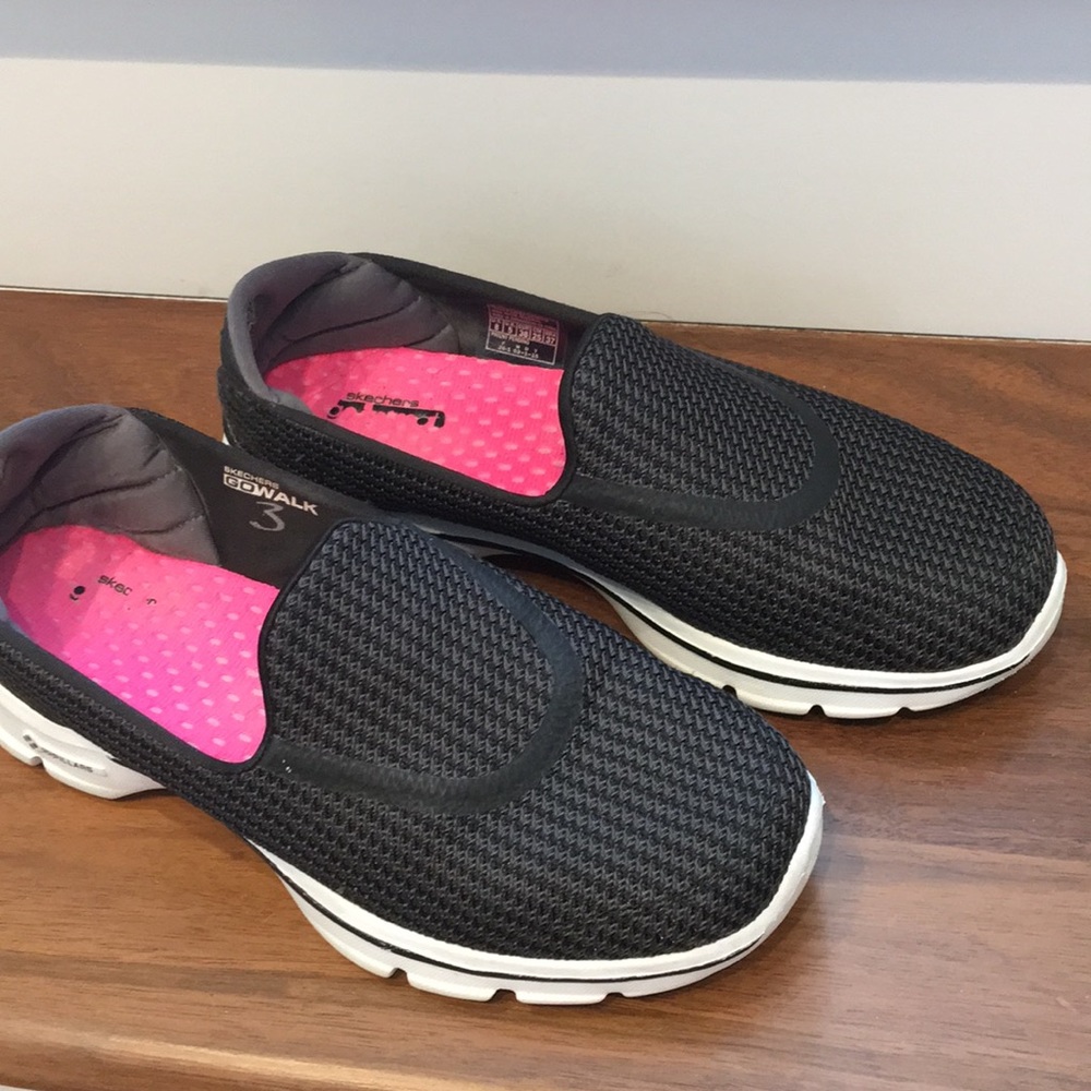 Skechers size 8